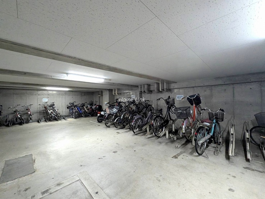 アルファスクエア川口グランデ　駐輪場
