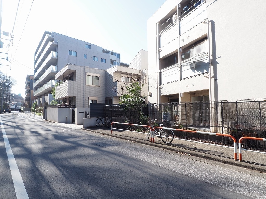 サンモール小豆沢　南側 前面道路