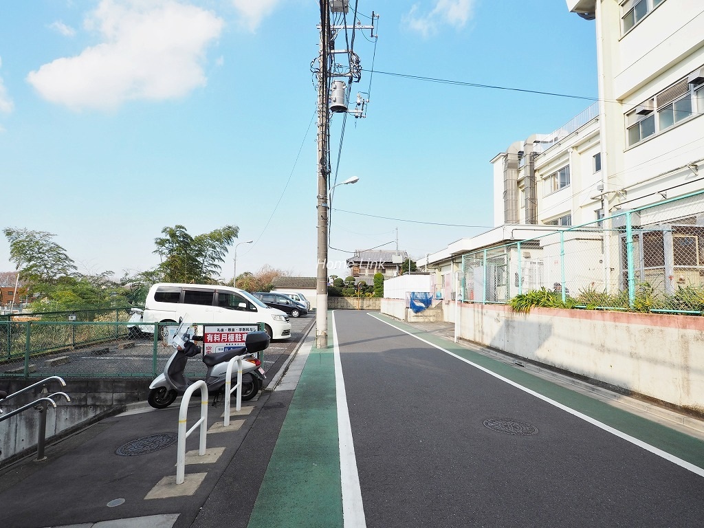 サンライフ徳丸ヶ丘　前面道路