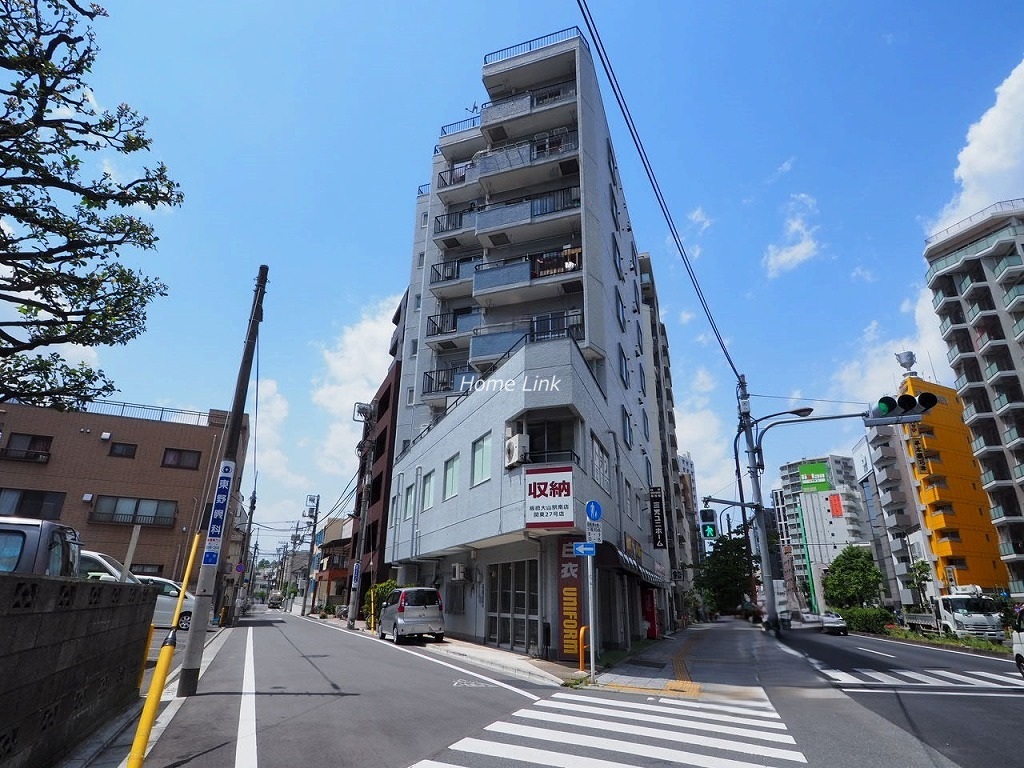 メゾーネ大山　角地に立地