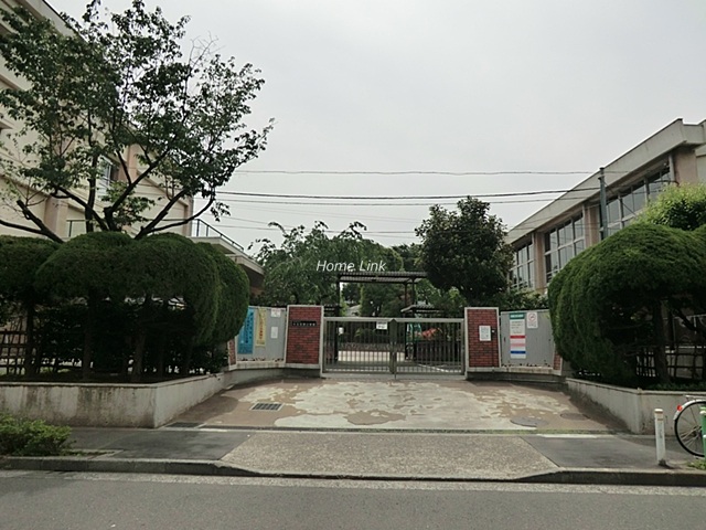 ダイアパレス前野台周辺環境　北前野小学校