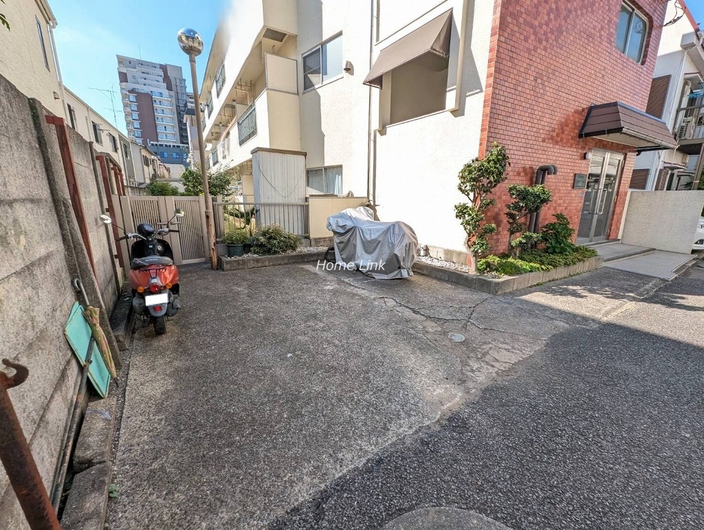 サンシュウ常盤台第二コーポ　バイク置き場