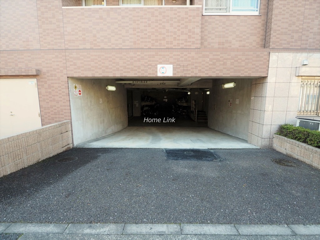 ローヤルシティ東武練馬・徳丸 駐車場出入口