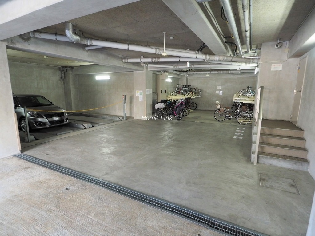 ローヤルシティ東武練馬・徳丸 駐車場