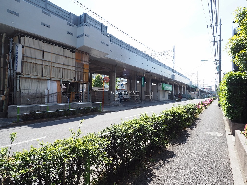 アドリーム蓮根　前面道路